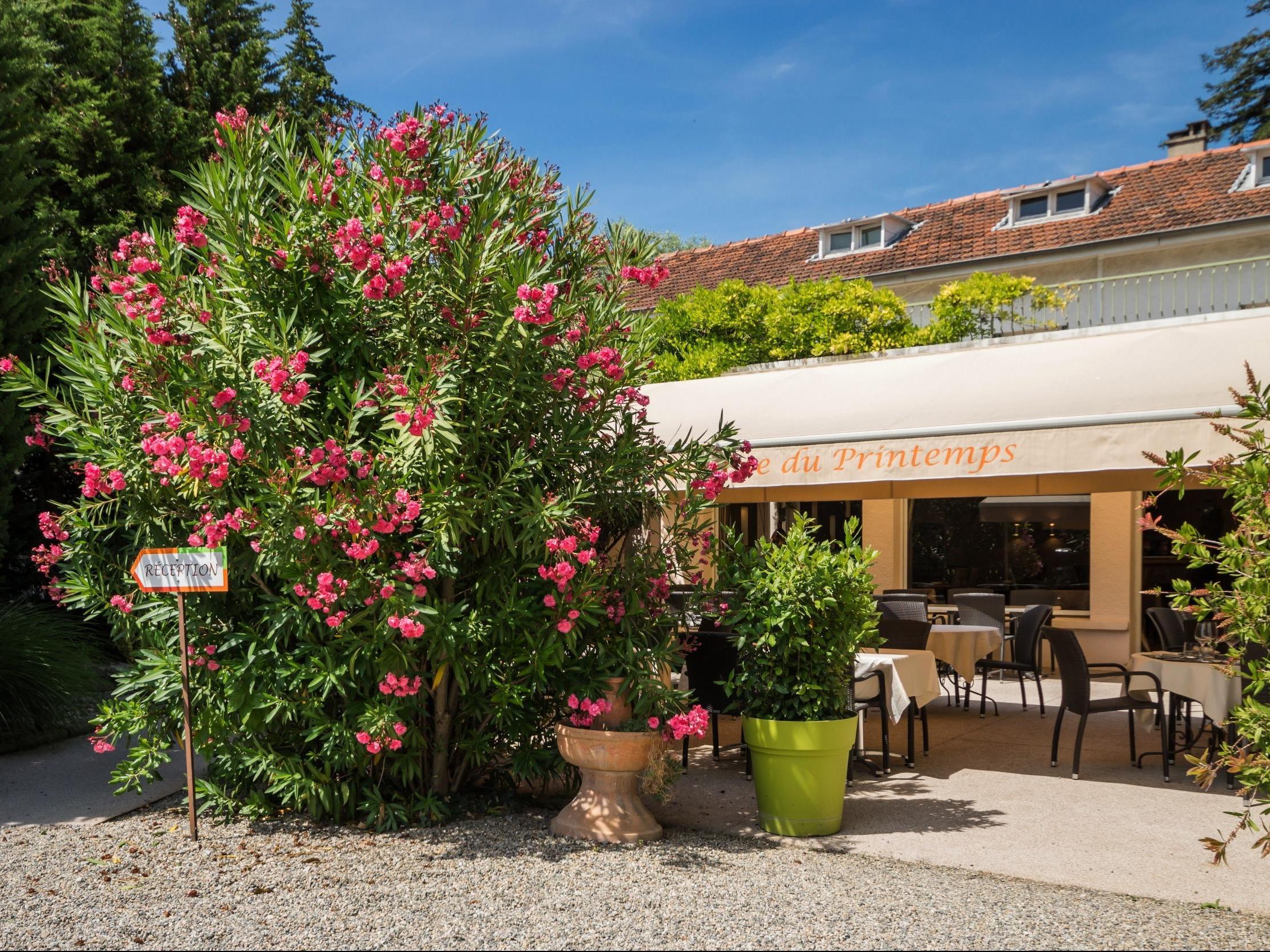 Logis Le Printemps Hotel Restaurant - Montélimar Екстериор снимка